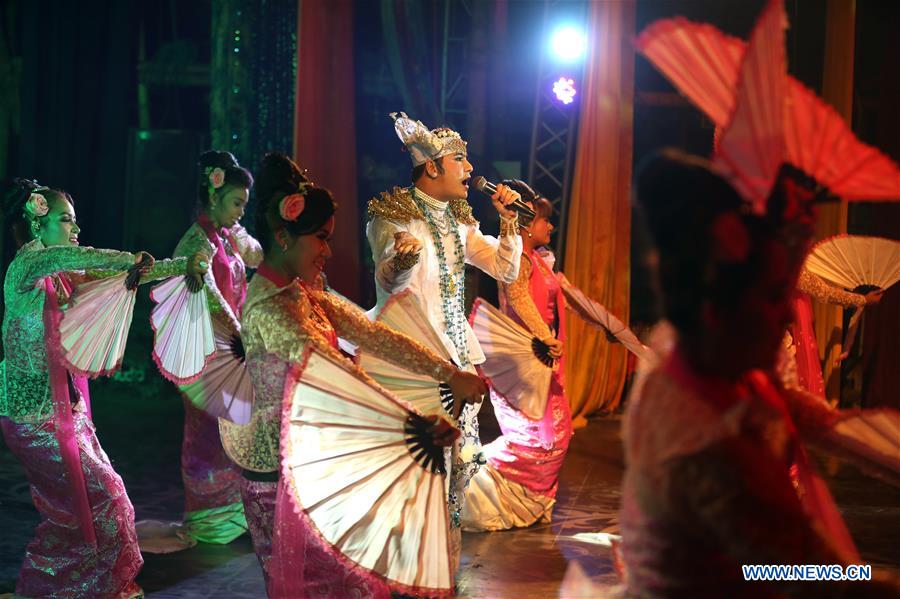 MYANMAR-BAGO-THABIN TROUPE-TRADITIONAL SHOW 