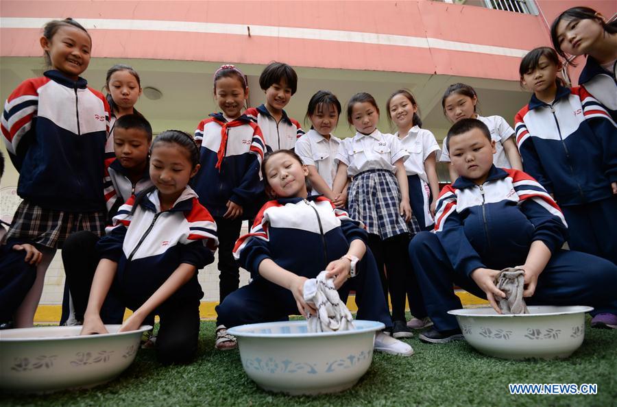 CHINA-HEBEI-HANDAN-MOTHER'S DAY-CELEBRATION (CN)