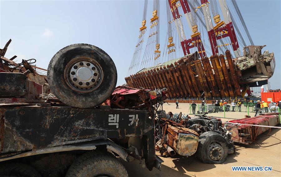 SOUTH KOREA-MOKPO-SEWOL FERRY-VESSEL UPLIFT