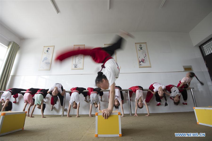 #CHINA-SUMMER VACATION-CHILDREN-PASTIMES (CN)