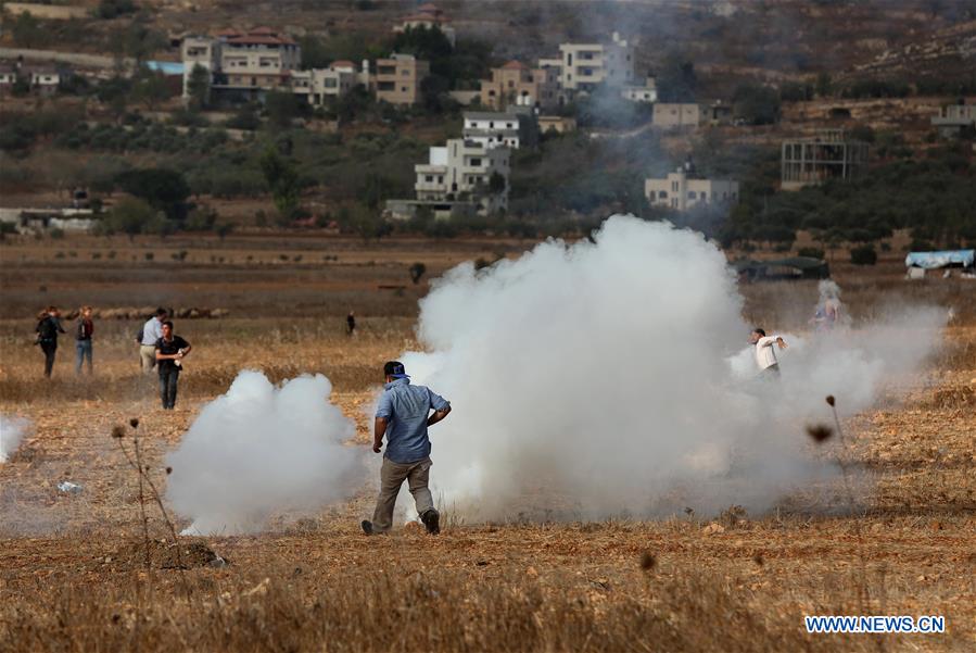 MIDEAST-NABLUS-CLASH-SCHOOL