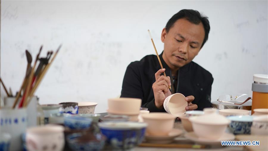 CHINA-JIANGXI-JINGDEZHEN-EGGSHELL PORCELAIN (CN)