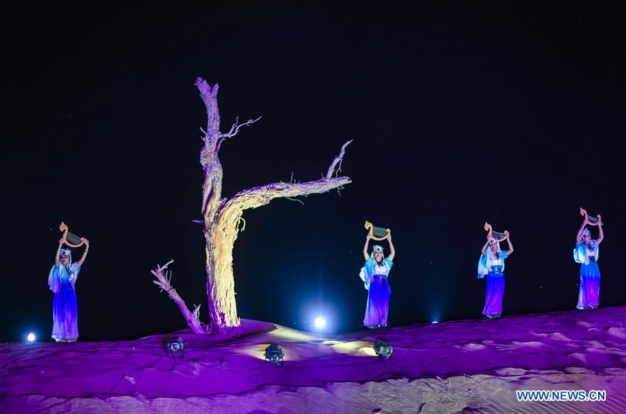 CHINA-XINJIANG-DESERT CONCERT (CN)