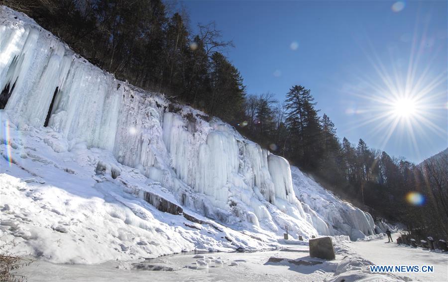 CHINA-JILIN-FROZEN WATERFALL (CN)