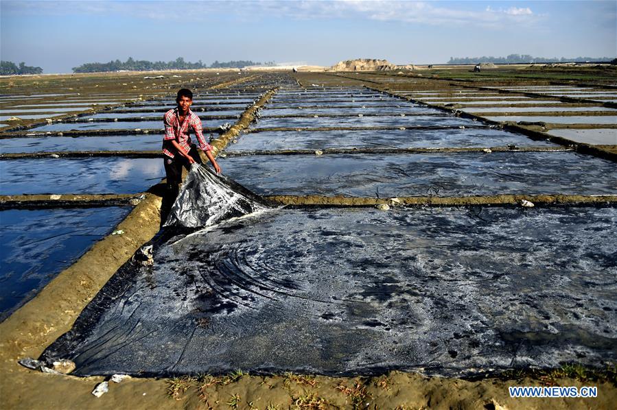 BANGLADESH-COX'S BAZAR-SALT PRODUCTION