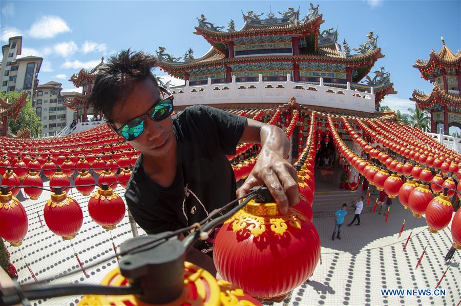 MALAYSIA-KUALA LUMPUR-LANTERN FESTIVAL-PREPARATION