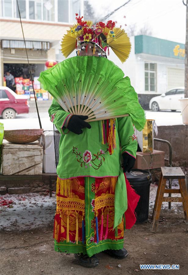 CHINA-GANSU-LONGNAN-LANTERN FESTIVAL-FOLK OPERA (CN)