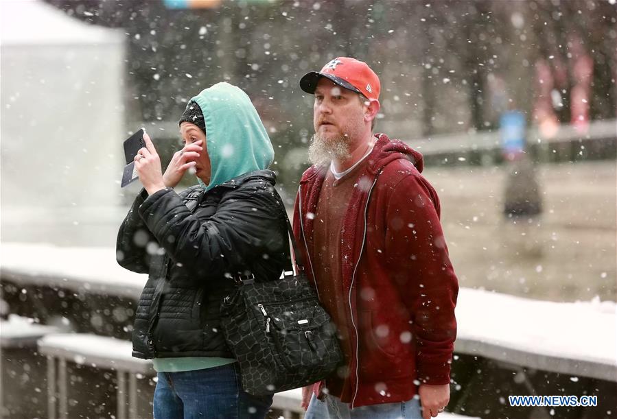 U.S.-CHICAGO-SPRING SNOW