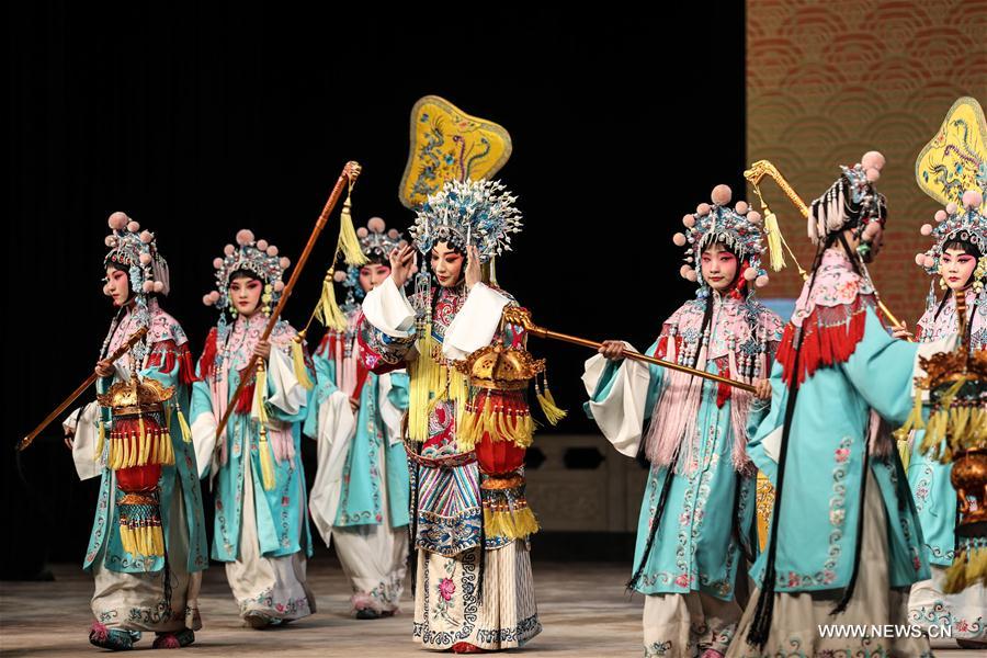 CHINA-DALIAN-SUMMER DAVOS-PEKING OPERA (CN)