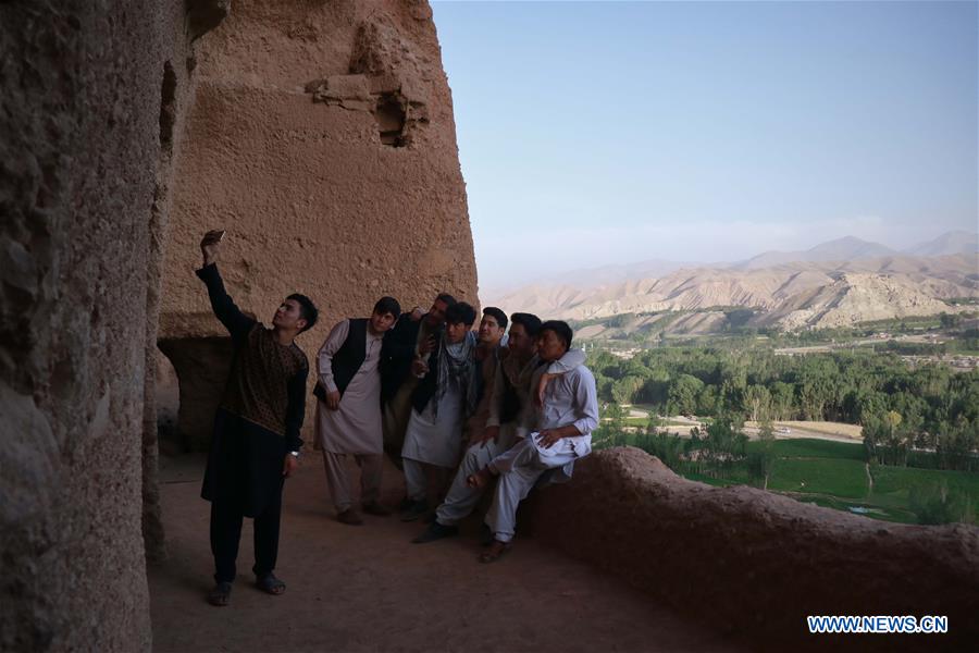 AFGHANISTAN-BAMYAN-TOURIST-VISIT