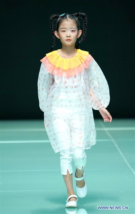 CHINA-BEIJING-FASHION WEEK (CN)