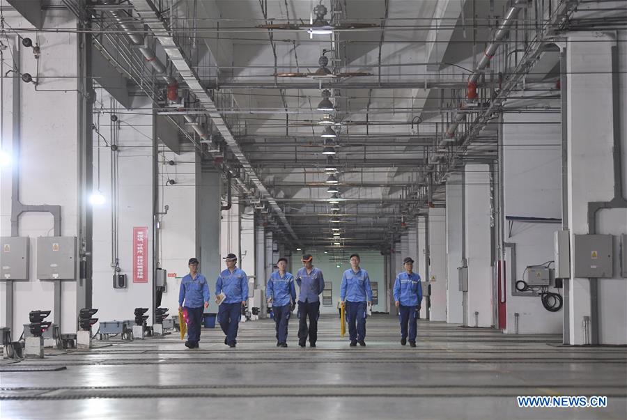 CHINA-CHENGDU-MID-AUTUMN-SUBWAY WORKERS (CN)