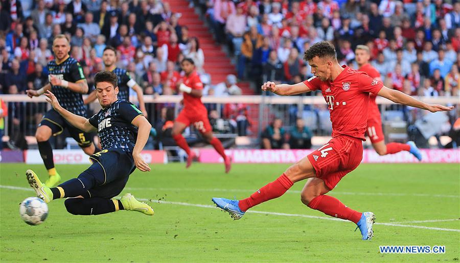 (SP)GERMANY-MUNICH-SOCCER-BUNDESLIGA-BAYERN MUNICH VS KOELN