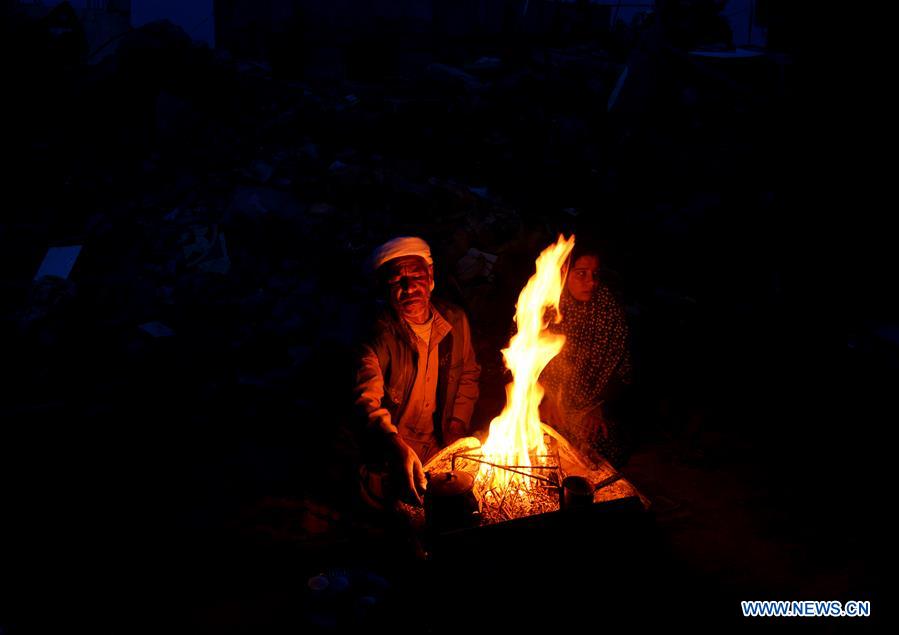 MIDEAST-GAZA-AIR STRIKE-HOMELESS