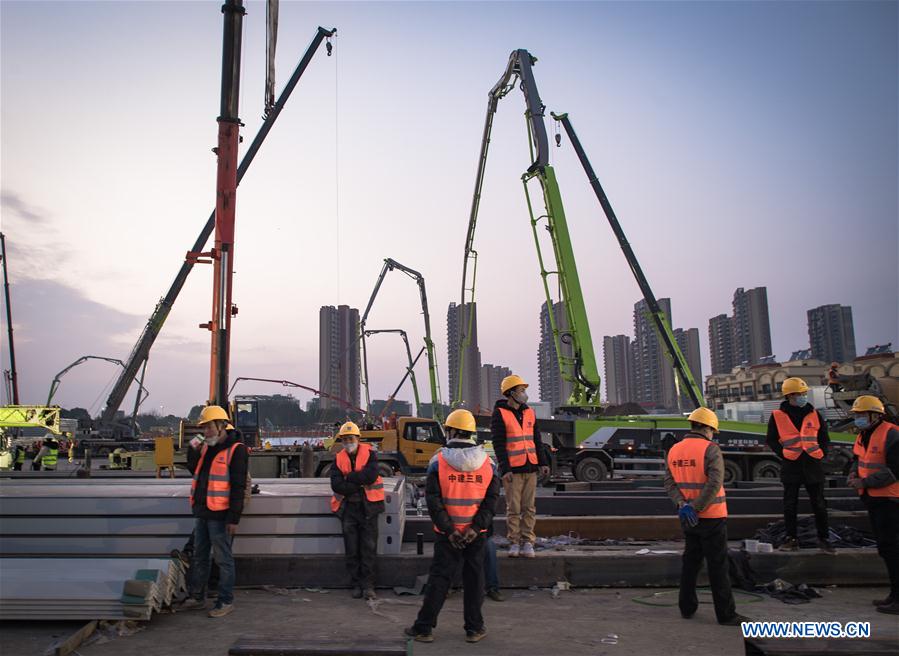 CHINA-WUHAN-CORONAVIRUS CONTROL-MAKESHIFT HOSPITAL-CONSTRUCTION (CN)