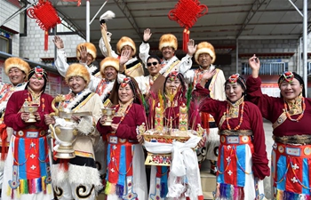 People celebrate Tibetan New Year, Spring Festival in Lhasa