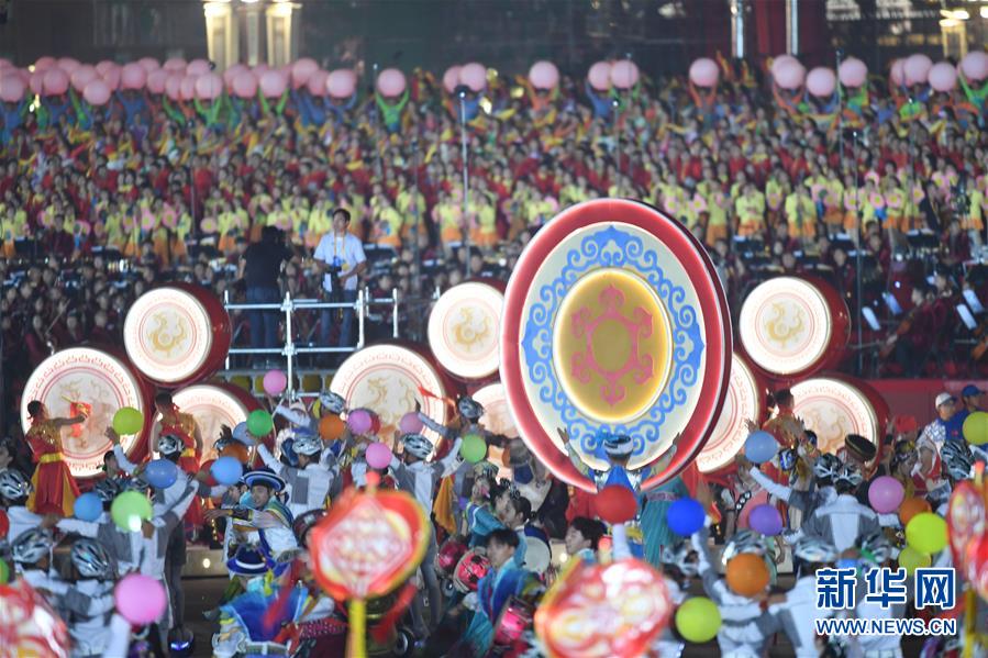 （国庆70周年·联欢活动）庆祝中华人民共和国成立70周年联欢活动在京举行